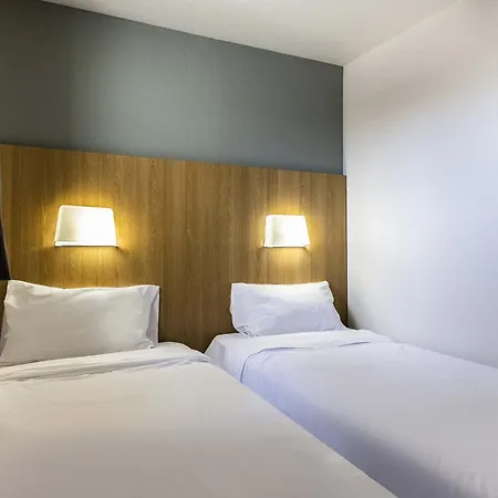 Nord Aeroport فندق 2*