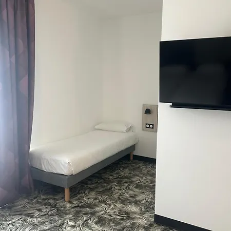 Nord Aeroport فندق بيربينيو