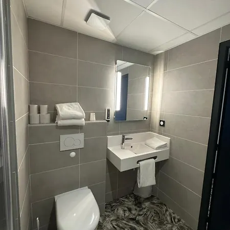 Nord Aeroport 호텔