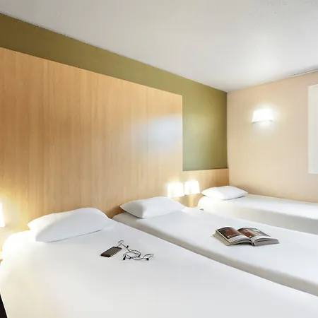 Nord Aeroport מלון פרפיניין