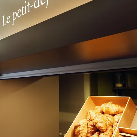 Nord Aeroport מלון פרפיניין