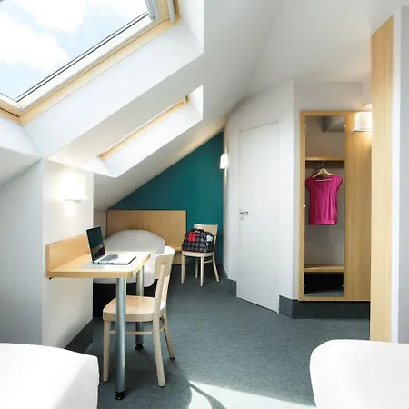 Nord Aeroport 호텔 2*